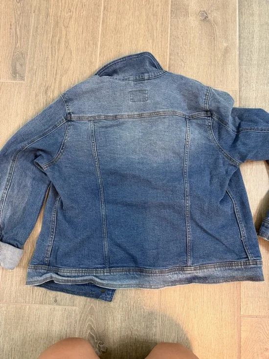 Universal Thread Blue Denim Jean Jacket - Picture 5 of 5
